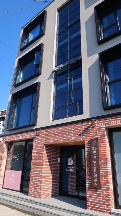 מוקפו 38Th Street Guesthouse מראה חיצוני תמונה